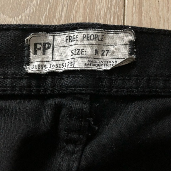 Free People Full Size Zipper Black Skinny Jeans Size 27 - Picture 8 of 13